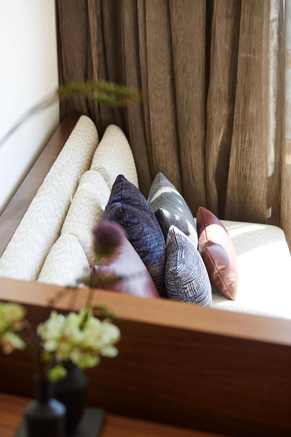 Nobu Hotel Barcelona Exteriér fotografie A collection of cushions