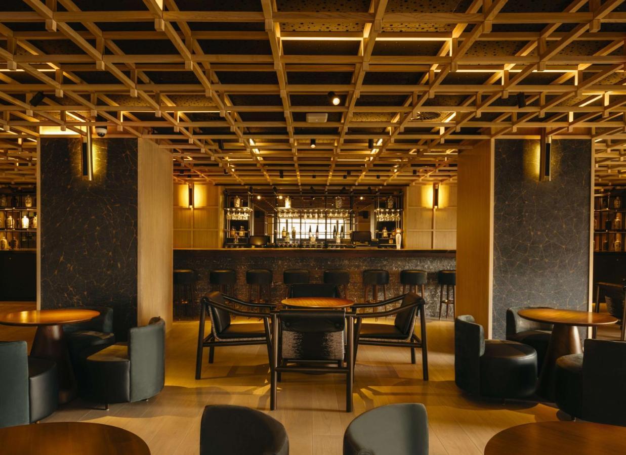 Nobu Hotel Barcelona Exteriér fotografie The interior of the bar