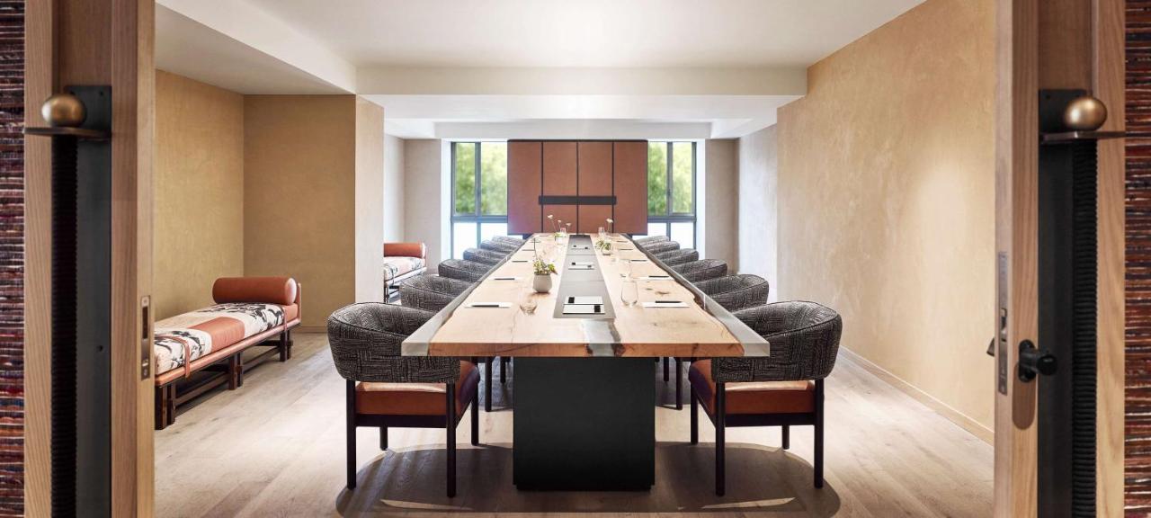Nobu Hotel Barcelona Exteriér fotografie Meeting room at The Hari