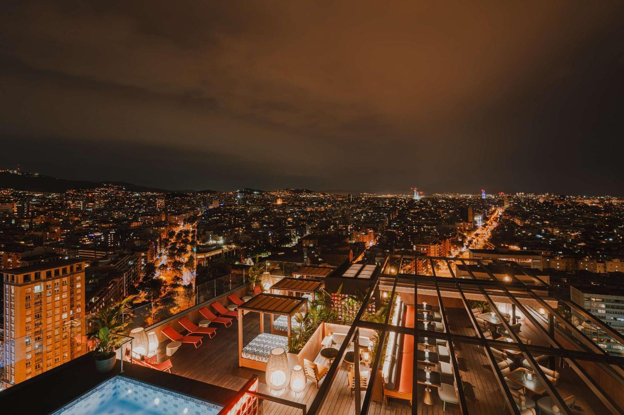 Nobu Hotel Barcelona Exteriér fotografie View of the city from the hotel