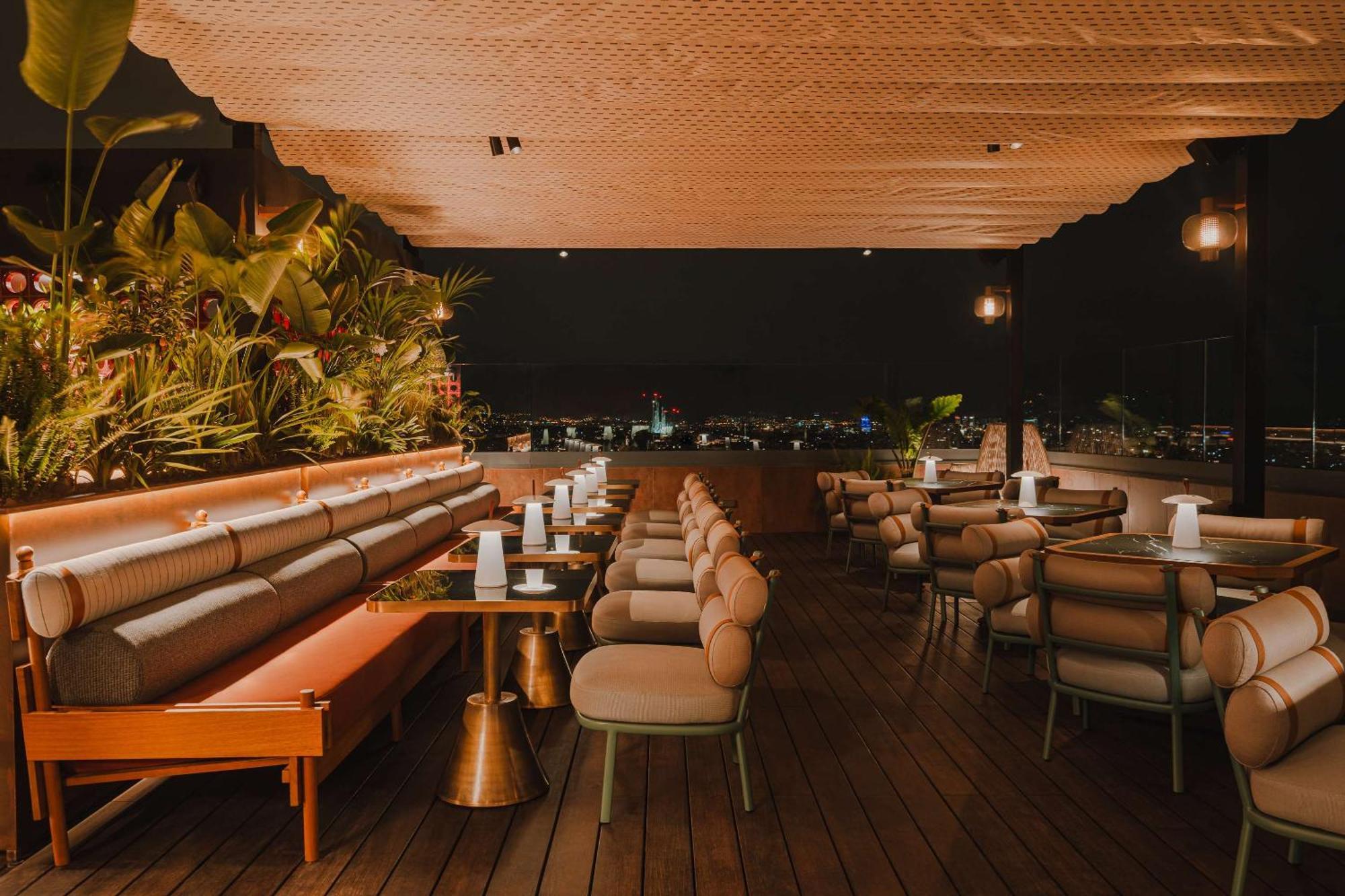 Nobu Hotel Barcelona Exteriér fotografie The rooftop bar at the hotel